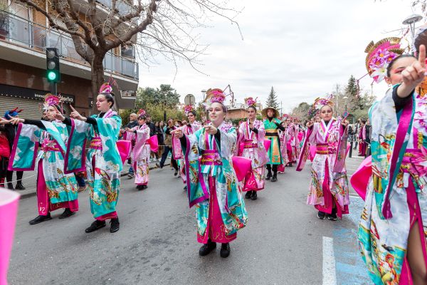Comparsa de l'escola de ball Qóreo a la rua de Carnaval 2022