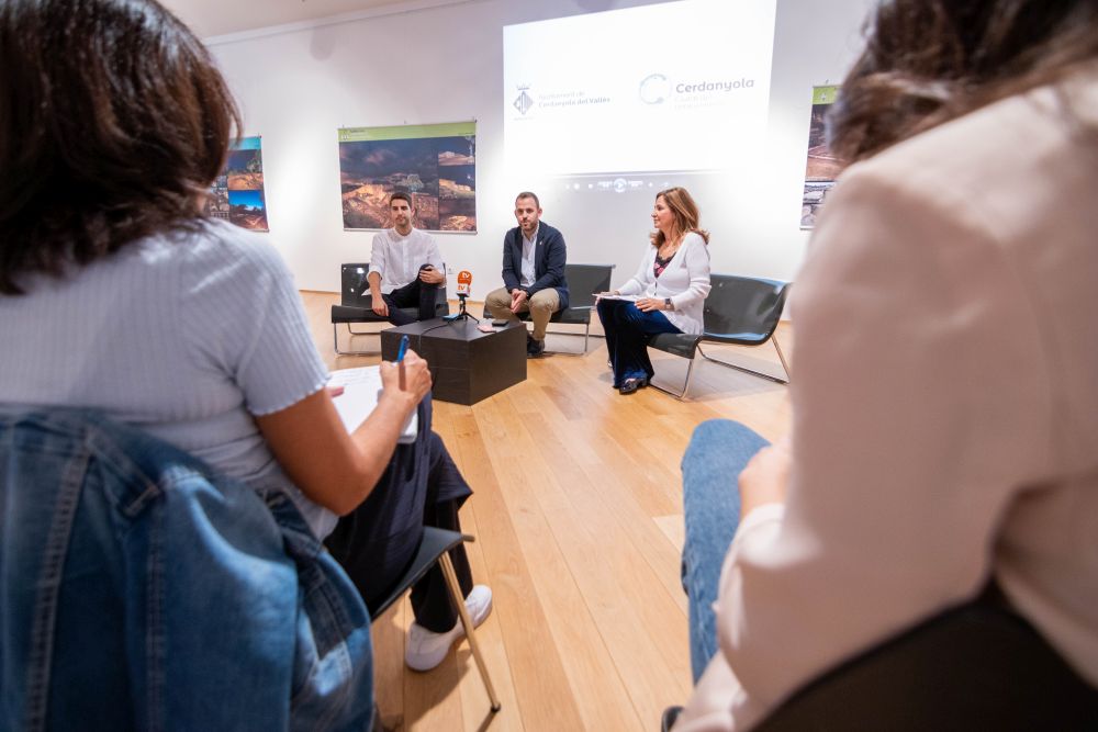 Moment de la presentació del documental Cerdanyola Ciutat del Coneixement