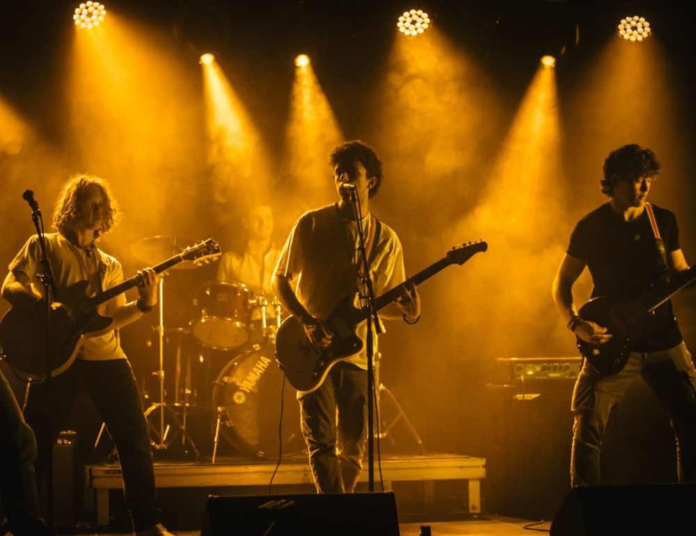 el grup Salvation Inc seran els encarregats d'estrenar l'escenari KM0