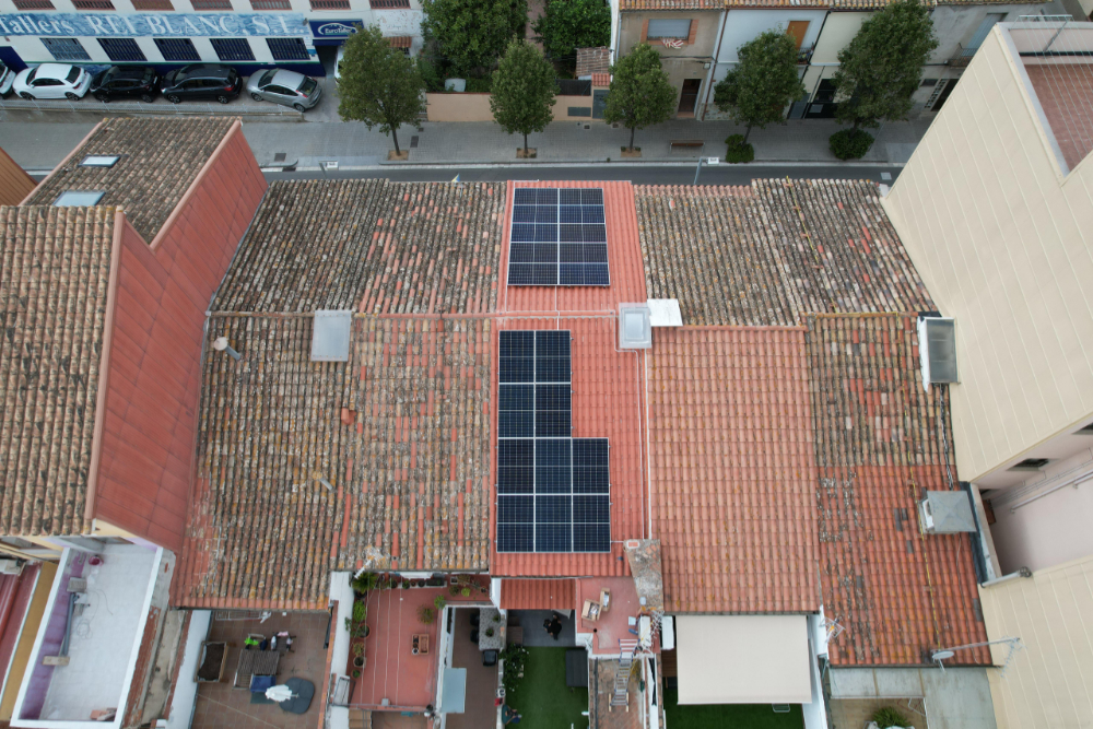 Teulada de Cerdanyola amb plaques solars