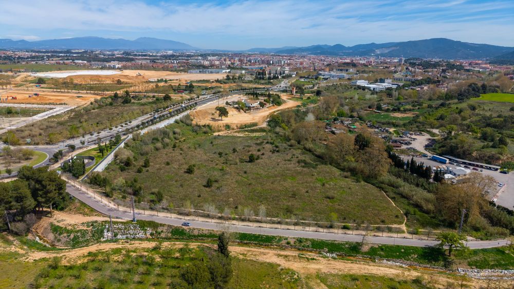 fotografia aèria parcel·la on aniran les pistes esportives