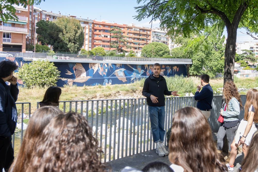 Fotografia moment presentació del Mural del Riu Sec