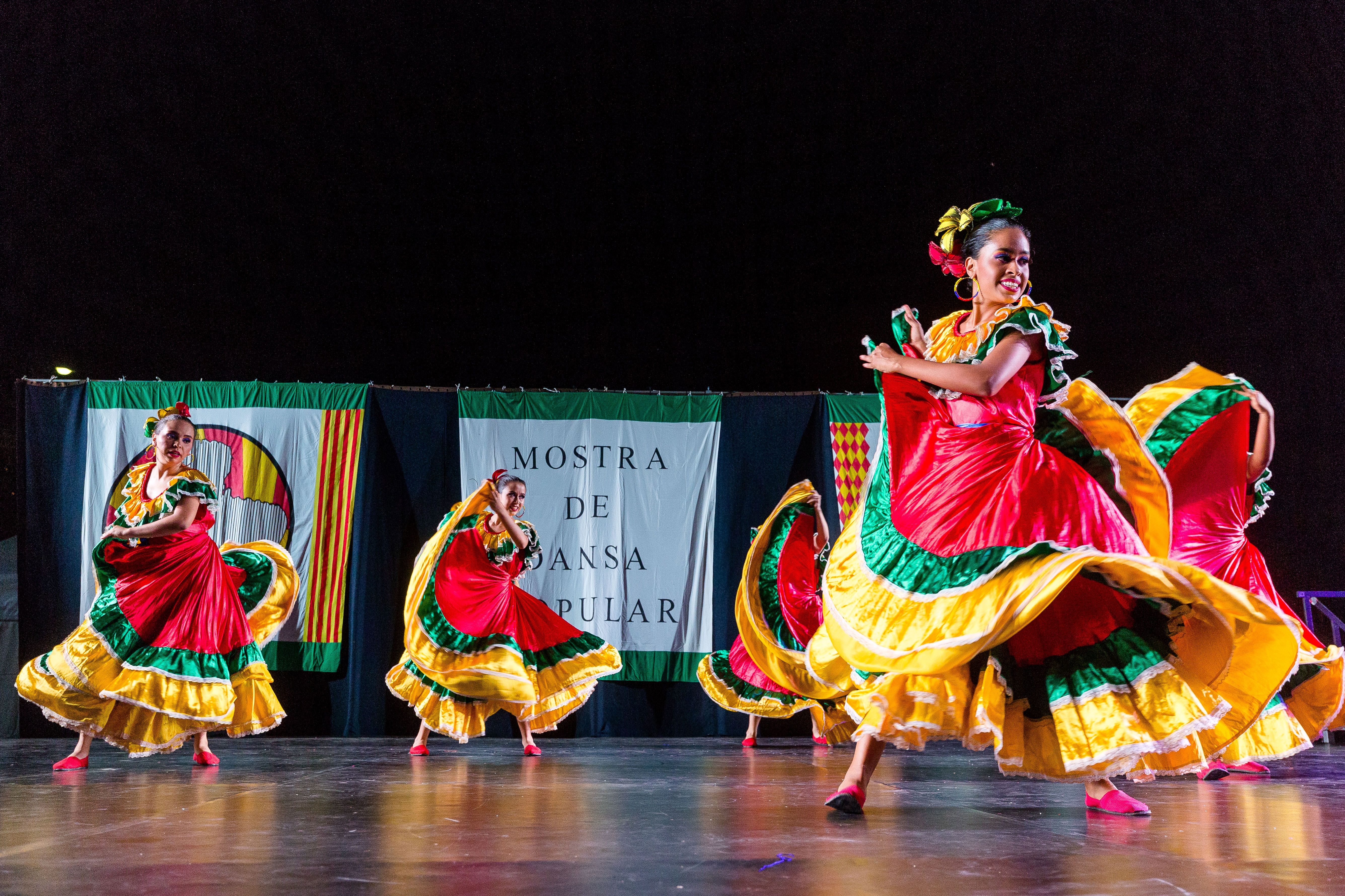 Imatge La mostra als barris XL Mostra Internacional de Dansa Popular 