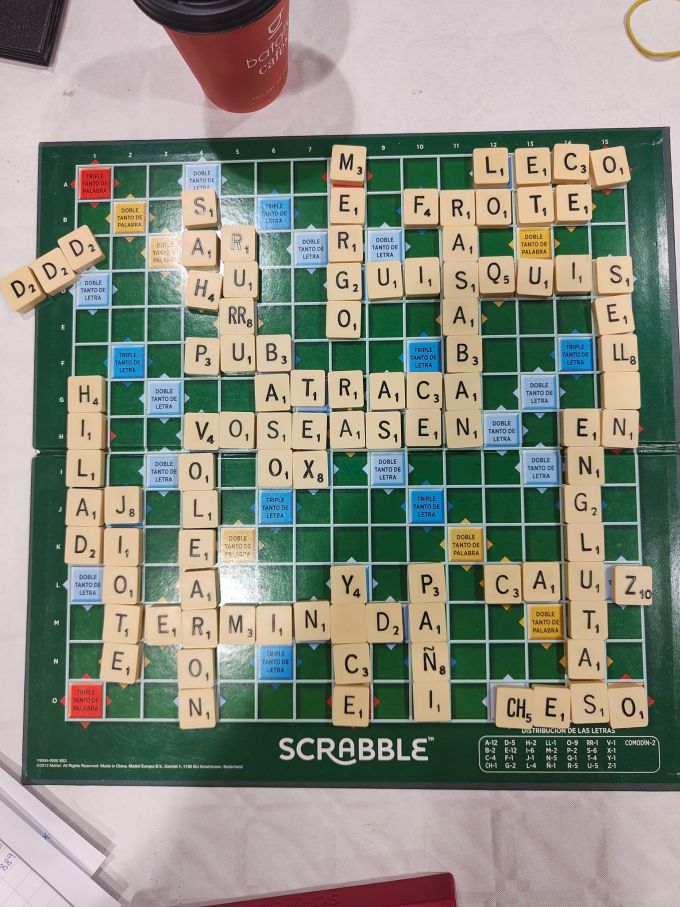 imatge partida Scrabble extreta del Facebook de l'entitat