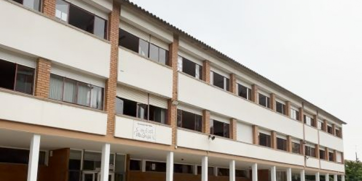 Façana Escola Les Fontetes a on es durà a terme el projecte