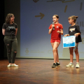Moment de lliurament d'un dels xecs a ADAC