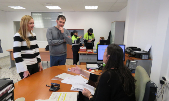 Contxi Haro i Carles Escolà a les oficines de Cerdanyola Promocions