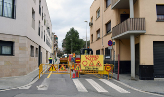 Senyalització de carrer tallat al passatge dels Codonyers