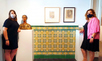 Mel M. Blanco, secretària de l'AMAC i Pepi Rivera, regidora de Cultura