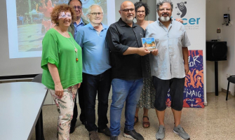 Moment del lliurament del premi del VI Concurs Fotogràfic d'Instagram de la Festa del Roser de Maig. Foto cedida per Afocer
