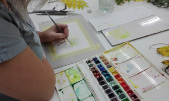 imatge pintant amb tècniques aquoses