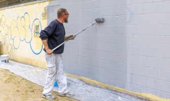 foto arxiu pintor d'un pla d'ocupació